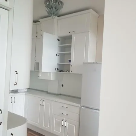 In Lazuren Bryag Apartment